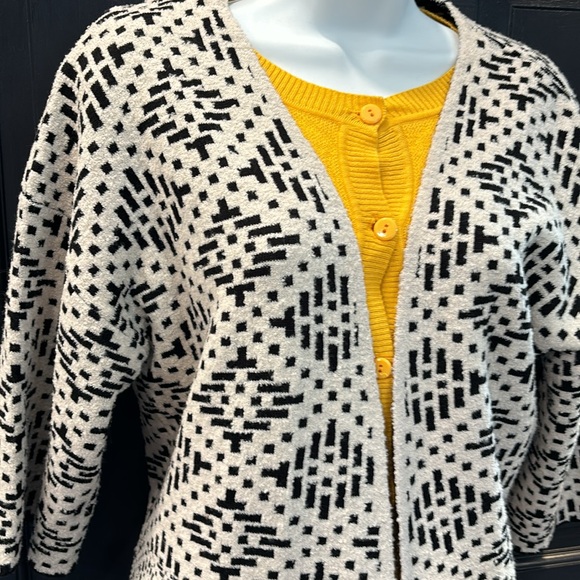 H&M Black And White Design Sweater, Size Small - Picture 2 of 5